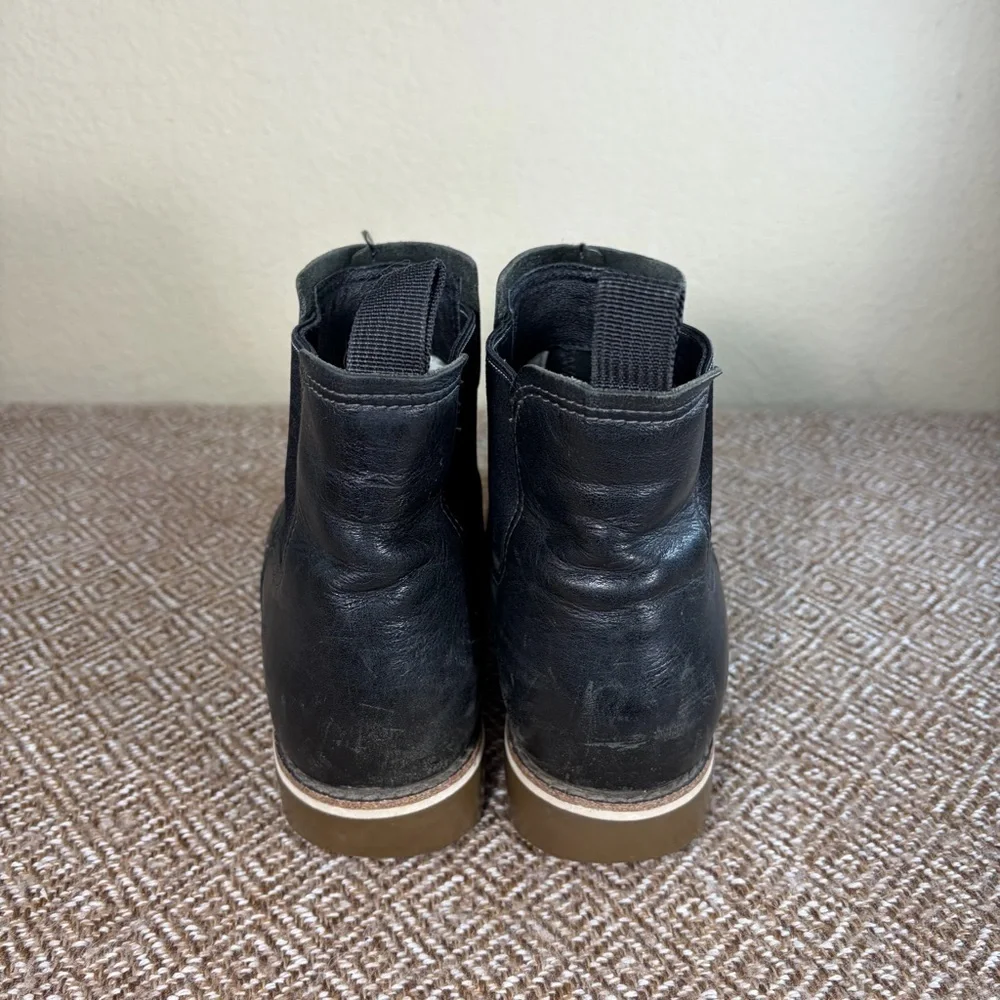 CHACO Womens Black Leather Pull On Ankle Boots Sz 8.5 Comfy Casual Nice Break In - Picture 4 of 7